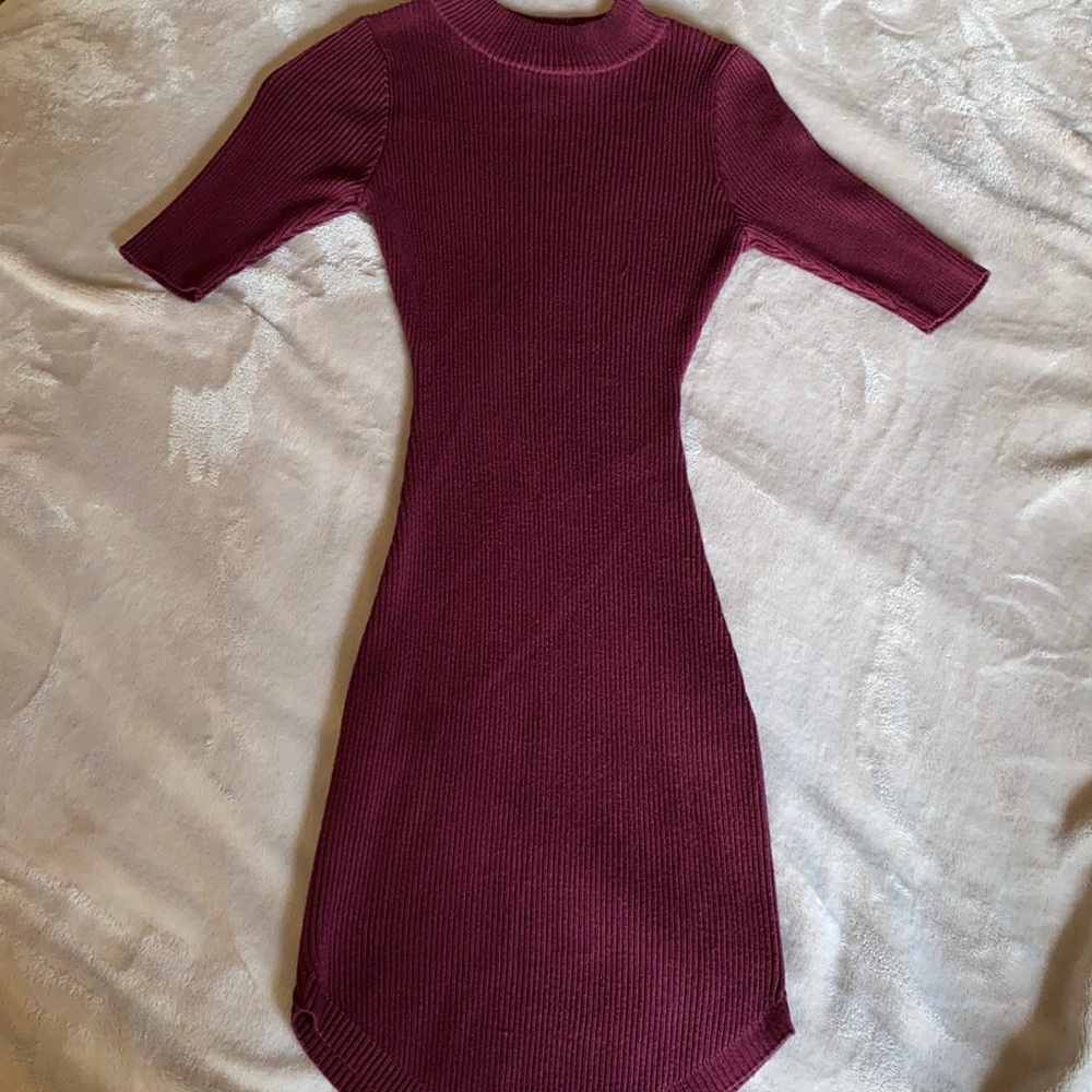 Short sleeve sweater dress.